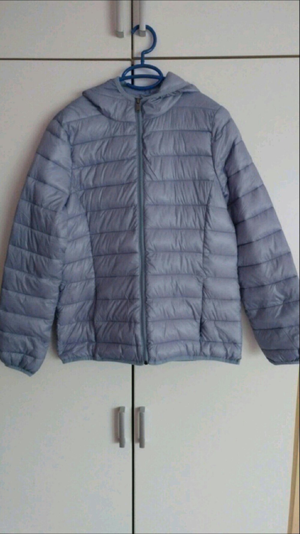 Neue schöne blaue Steppjacke 40