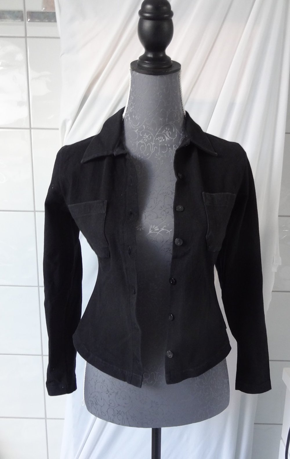 Schöner schwarzer Blazer in Gr. 158