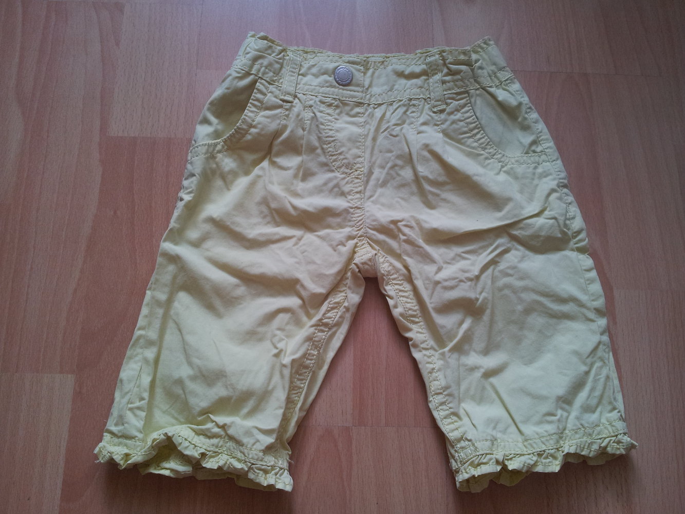 kurze Hose gelb NEU 