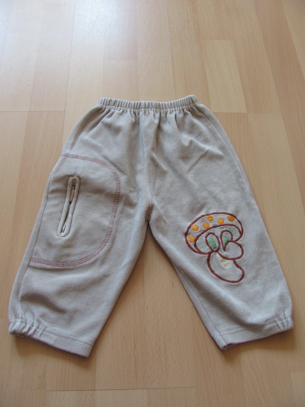 beige Hose Größe 74