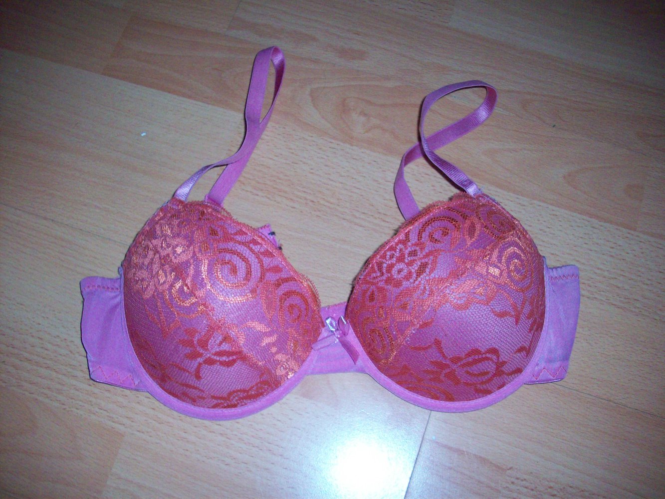 BH in rosa mit orangener Spitze, Gr. 75B, wenig getragen