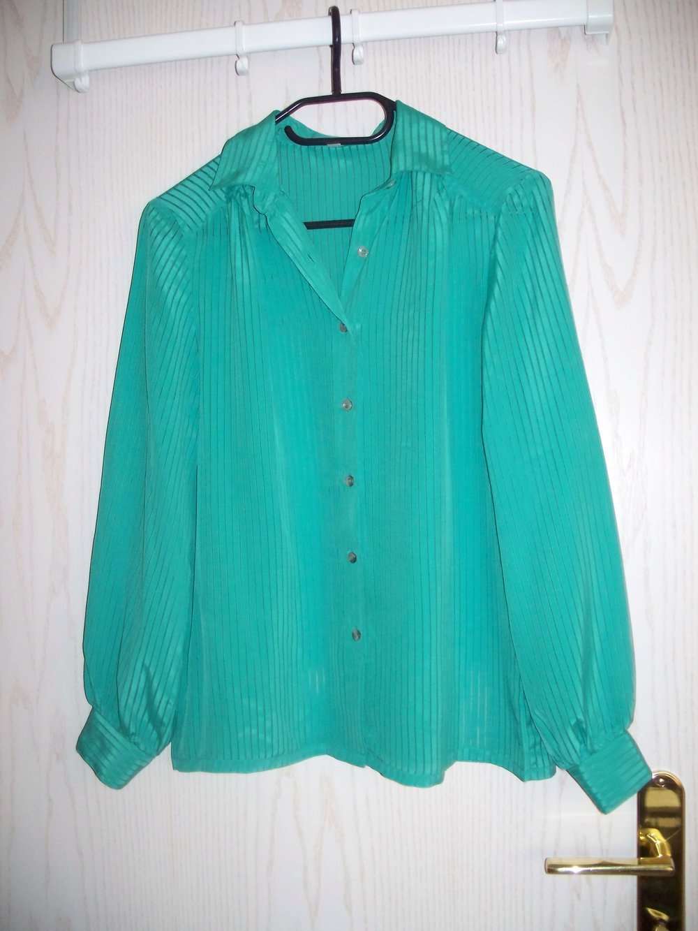 VINTAGE// Grüne langärmlige Bluse leicht transparent und gerade