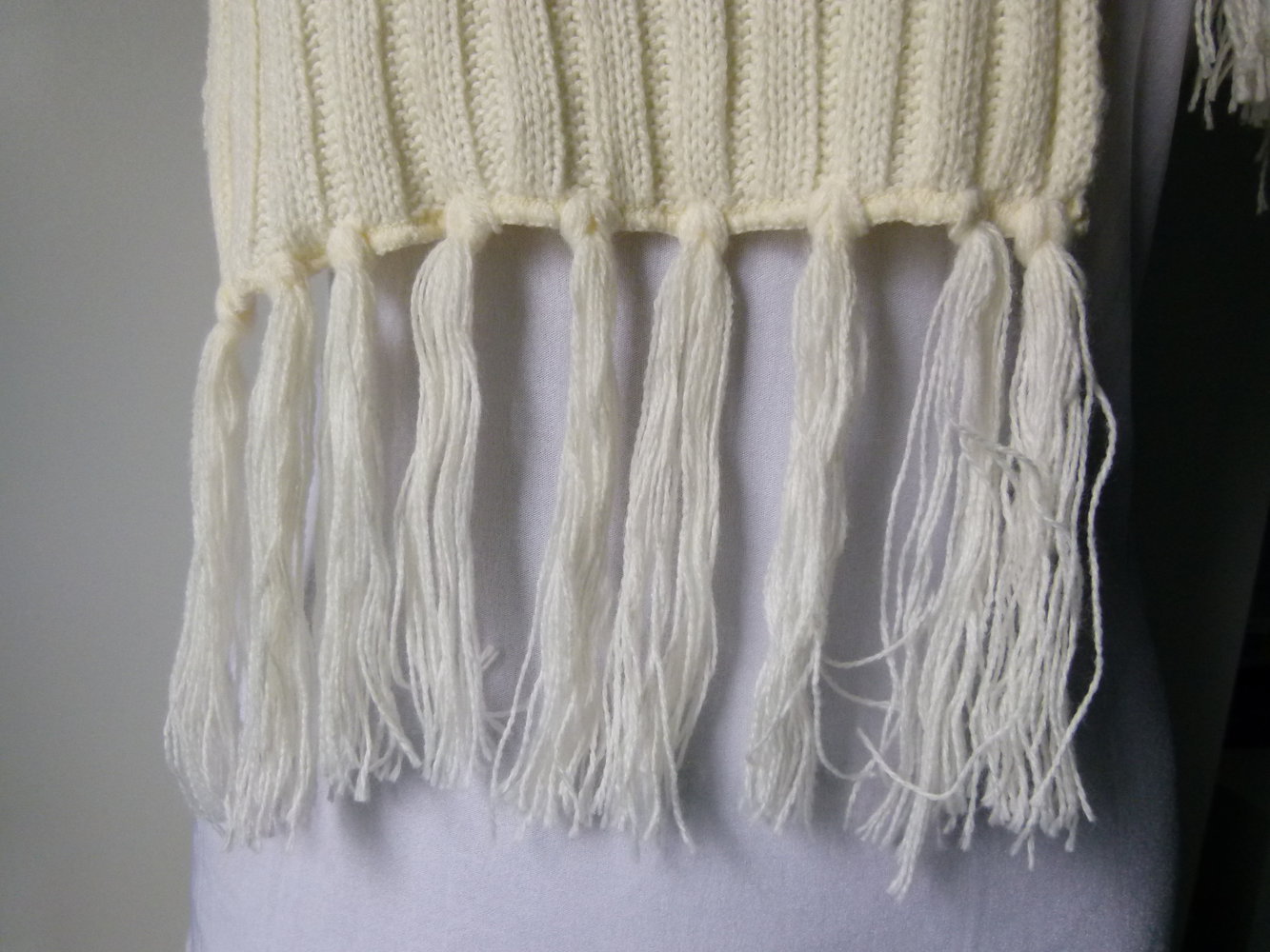 XXL Strickschal Schal, creme weiß vanille, mit langen Fransen, Boho Mori Goa Festival Lagenlook Winter Knitwear