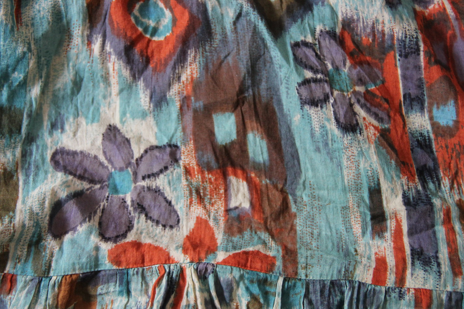 buntes Kleid