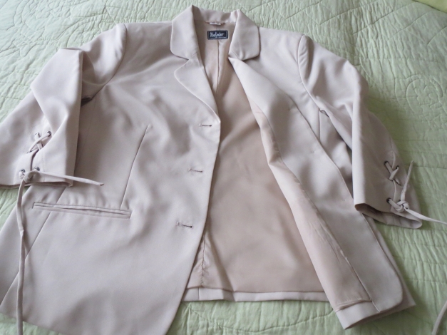 Kostüm: Rock, Blazer,hellbeige,sehr schön,neu