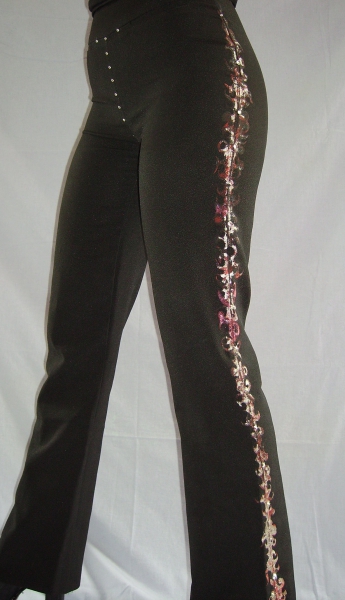 Designerunikat Schwarze Stoffhose mit Handarbeitsmuster!