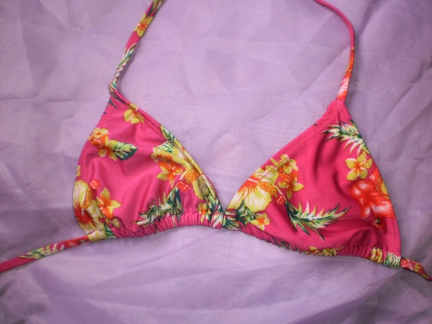 Hawaii-Bikini: Triangel-AB-Cup in schönstem Tropen Floral Design! Zeitlos hübsch!