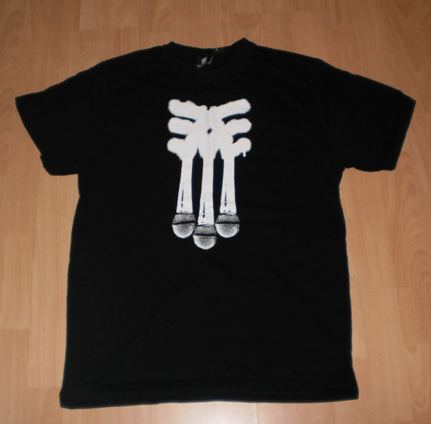 Fenchurch: Kultshirt Statement mit drei Mikrofonen in coolstem Style!