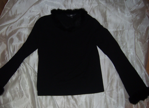 TCM - Schwarzer klassischer Pulli mit Nerzimitats-Details! Kuscheliger Chic!