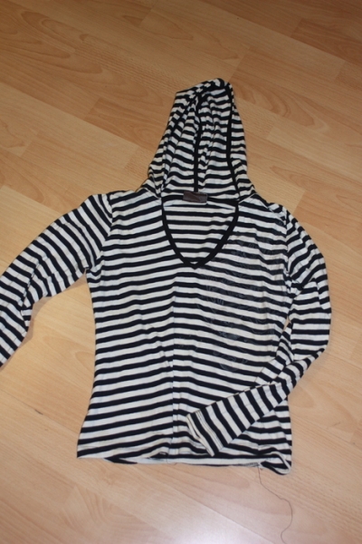 Shirt gestreift, Gr. XS mit Kapuze