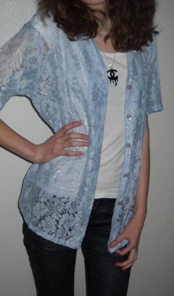Long Bluse aus Spitze Tunika Top Shirt Spitzenbluse blau mittel Kurzarm Kragen oversized 34 36 38 XS S M