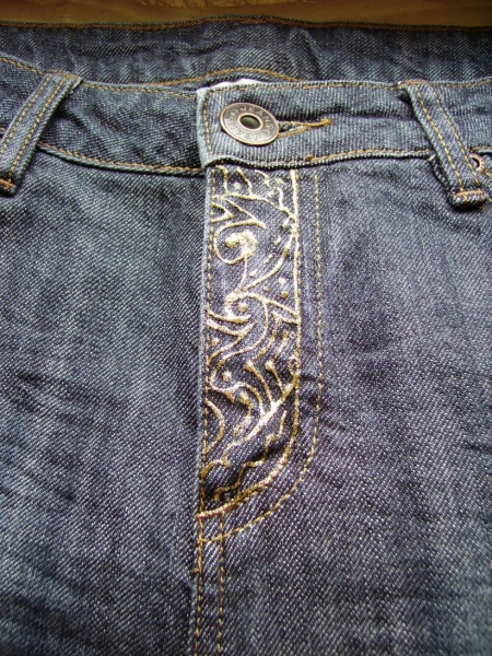 Designerjeans ~ Handgemaltes Psychedelic-Muster in Goldglitter
