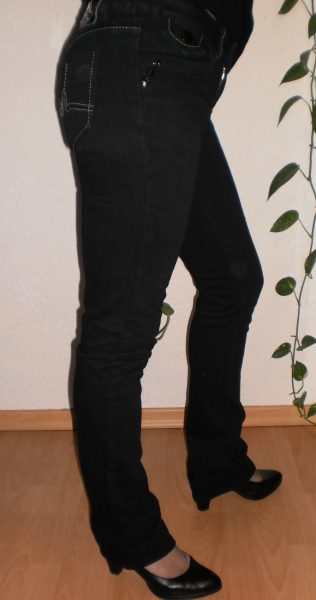 Schwarze Stretchröhre von Amisu ~ irre Ziernaht!