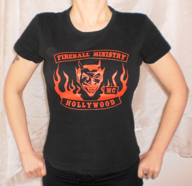 Fireball Ministry Hollywood – Flammen-Rocker-Motiv auf Girlie Bandshirt TattoostyleM!