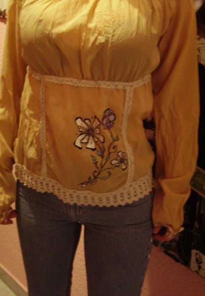 Designer-Unikat DIY! Floralmuster auf Romantikstyle-Bluse