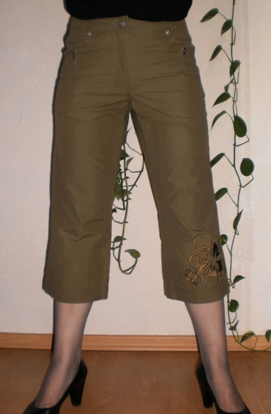 Chiemsee: Caprihose mit tollen Floral-Stitching-Detailings in Gr. M !