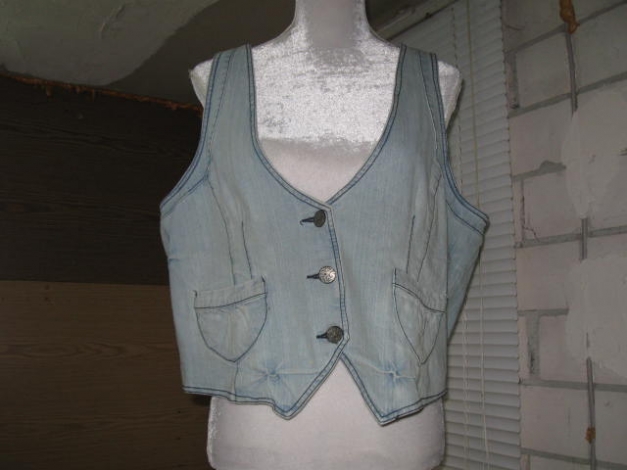 *** Hellblau ~ Weste ~ Toller Schnitt ***
