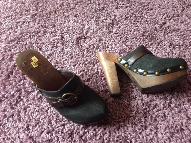 Plateau Slipper 36! Holzsohle mit Nieten! Holzsandalen Hippiechic!