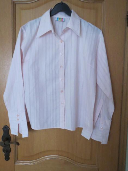 Bluse, Gr.42/M, Langarm, Kragen