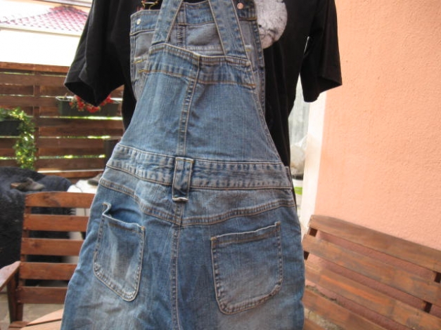 *** Super ~ Stylische ~ Jeans ~ Latzbermuda ***