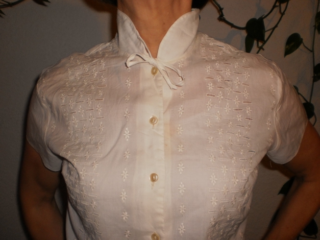 60-70er-Jahre Bluse aus Spitze! Vintageschatz in Eierschalenfarben in Gr. 46!