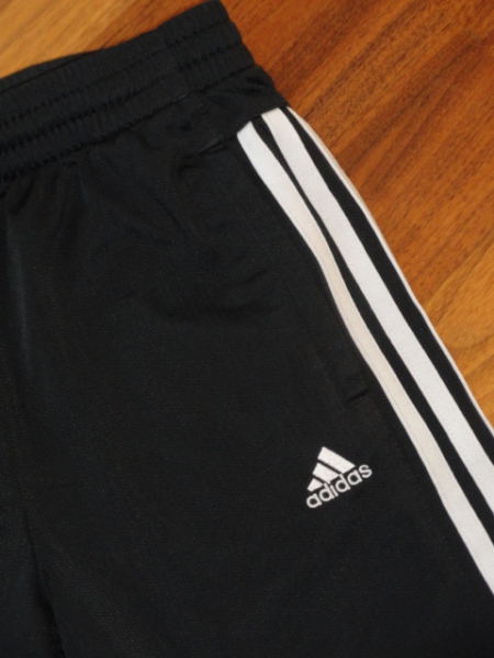 ~* Adidas ~* Sporthose ~* kurz ~* Gr. 152 ~* schwarz ~*