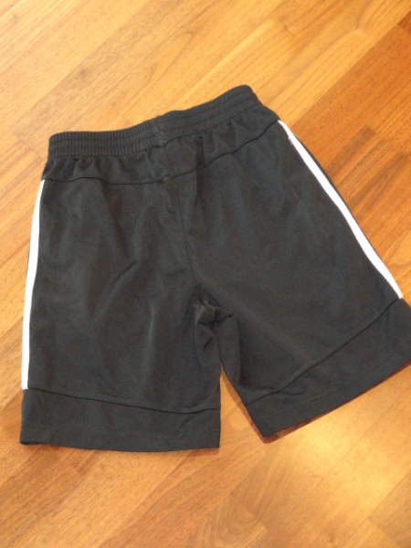 ~* Adidas ~* Sporthose ~* kurz ~* Gr. 152 ~* schwarz ~*