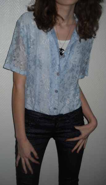 Long Bluse aus Spitze Tunika Top Shirt Spitzenbluse blau mittel Kurzarm Kragen oversized 34 36 38 XS S M
