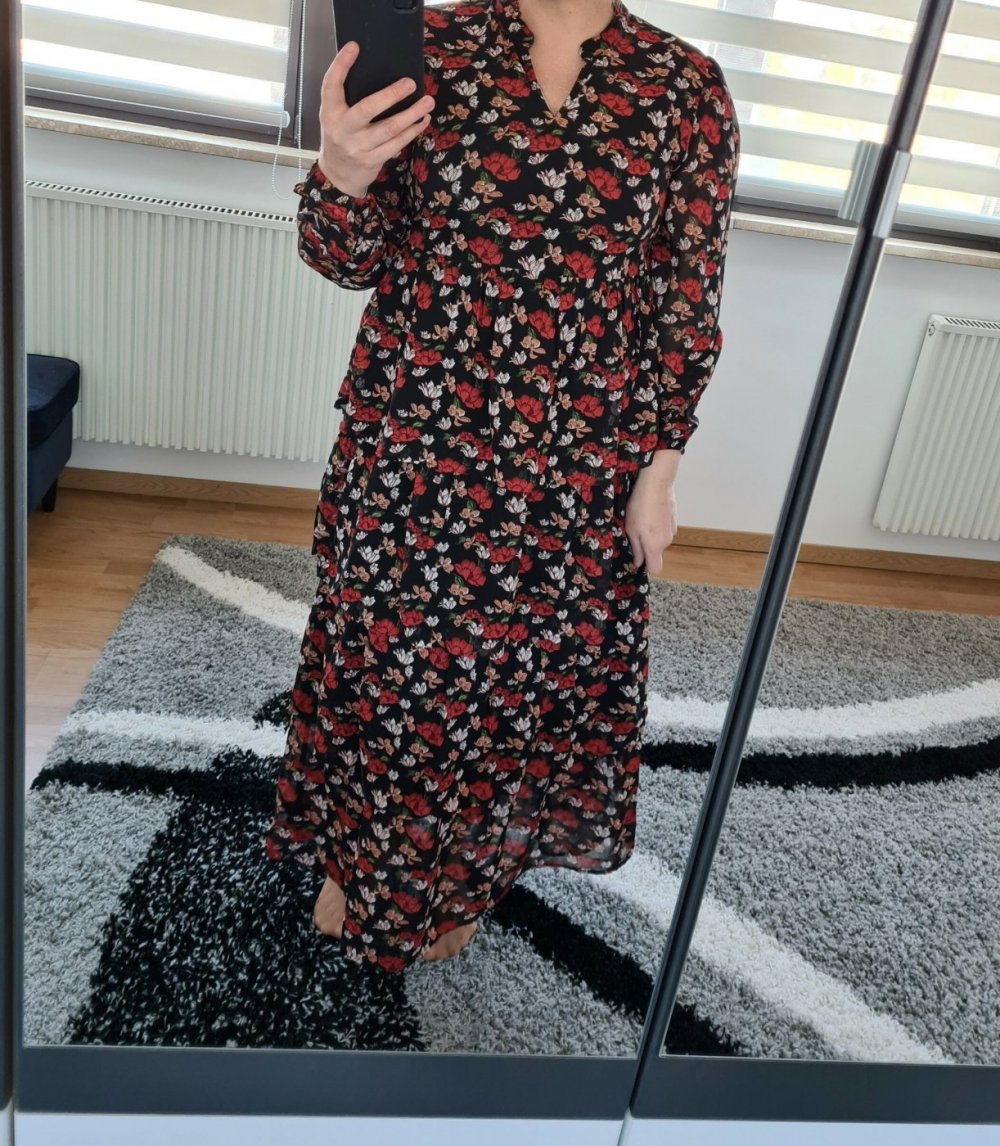 MAxikleid Jacqueline de Yong Gr. 40 Stufenrock schwarz Blumenprint