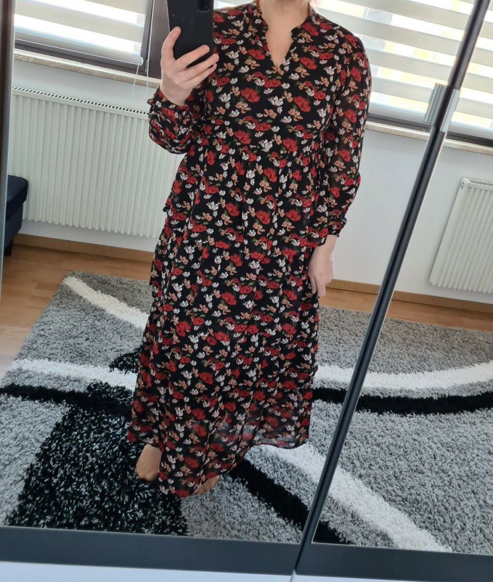 MAxikleid Jacqueline de Yong Gr. 40 Stufenrock schwarz Blumenprint