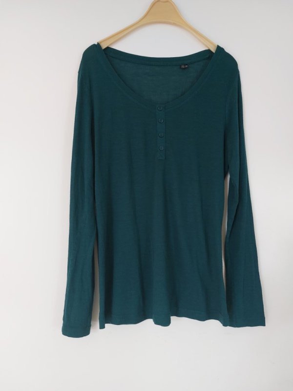 Schlichtes Langarmshirt flaschengrün Knopfleiste