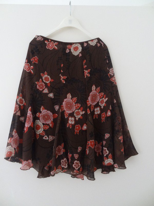 Wunderschöner Zweiteiler Wickeljacke + Rock Blumenprint Gr. M