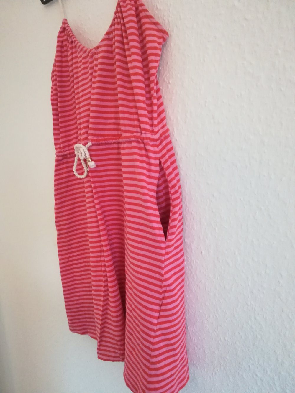 rot-pink gestreiftes Sommerkleid mit Taschen