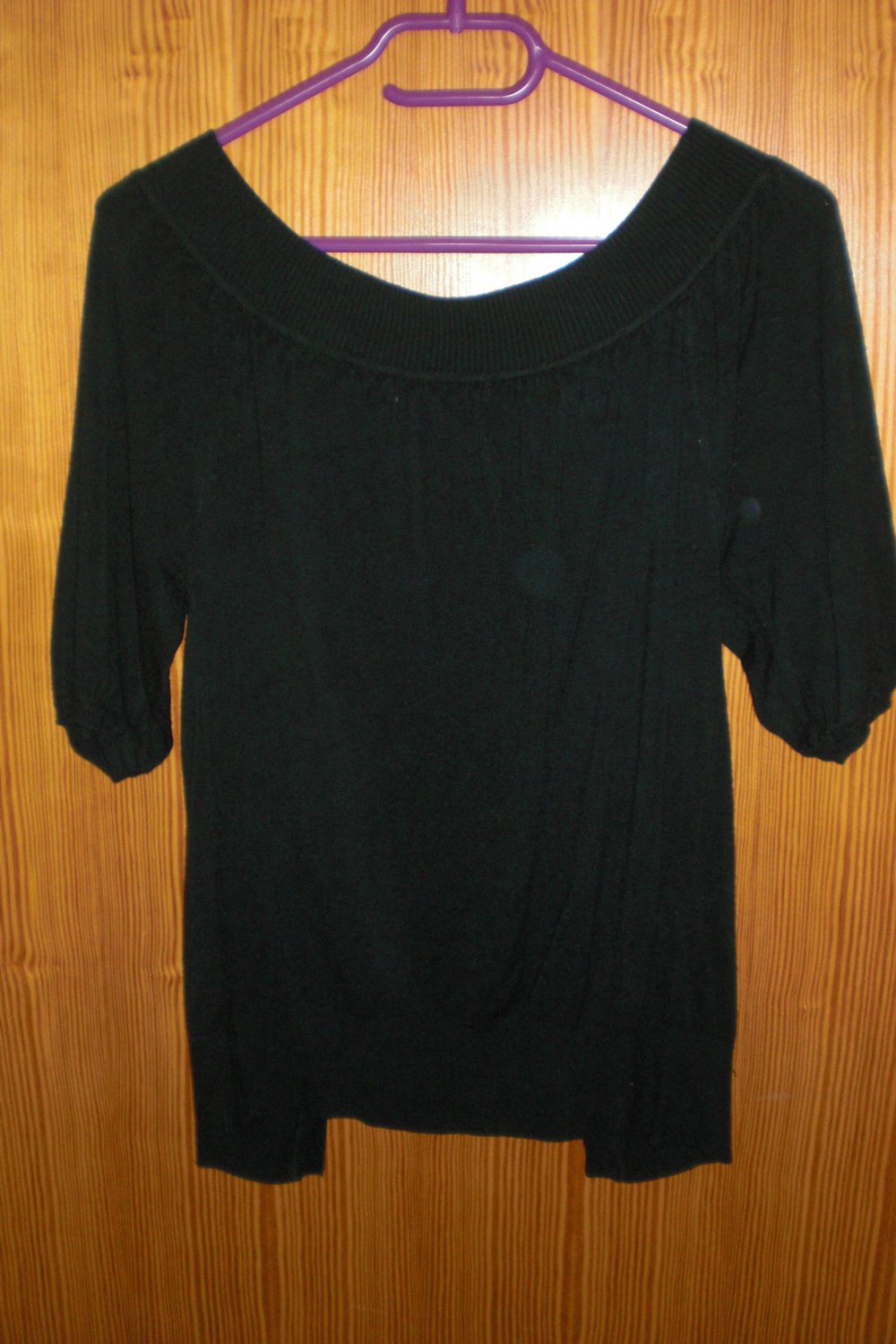schwarzer Cardigan, geknöpft