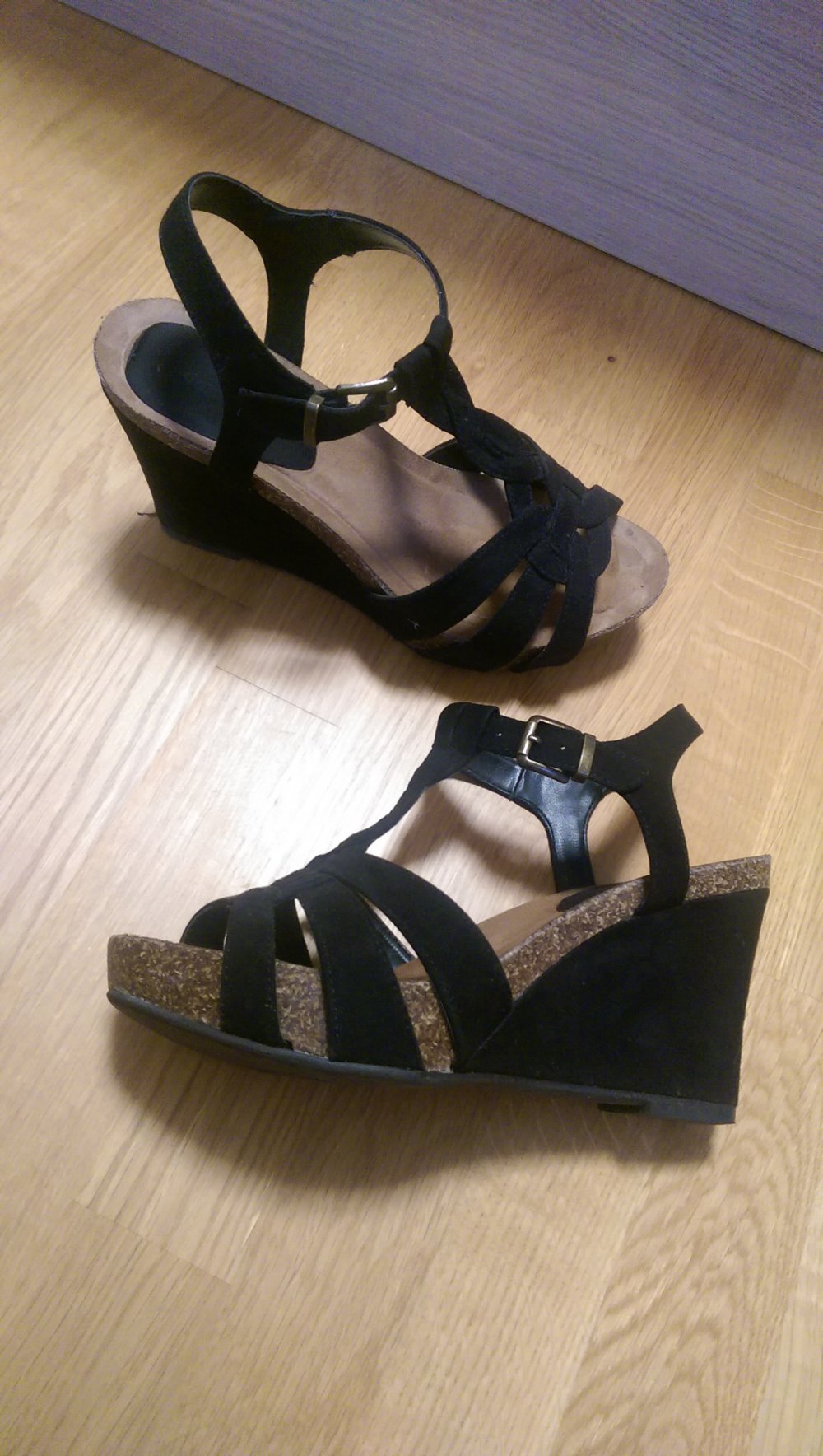 schwarze Wedges von Graceland