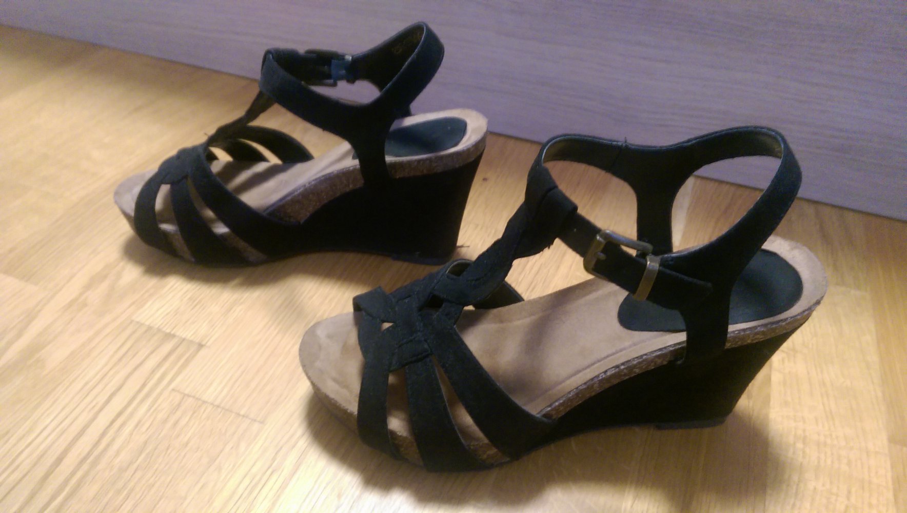 schwarze Wedges von Graceland
