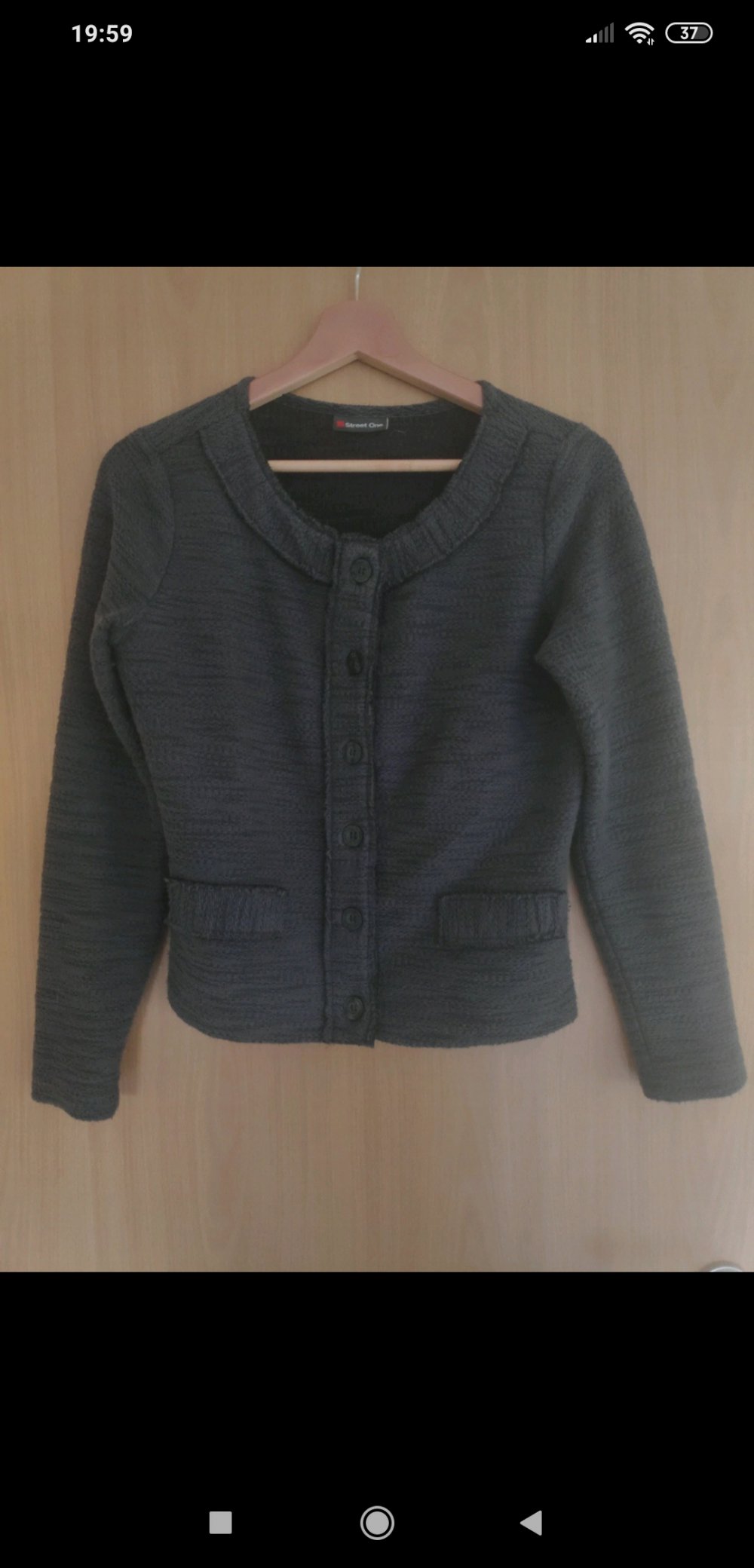 NEUE Strickjacke