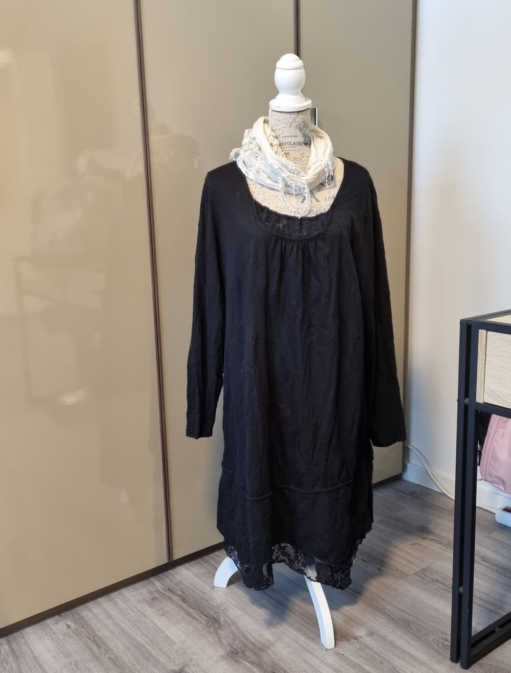 schwarzes Kleid von Sheego