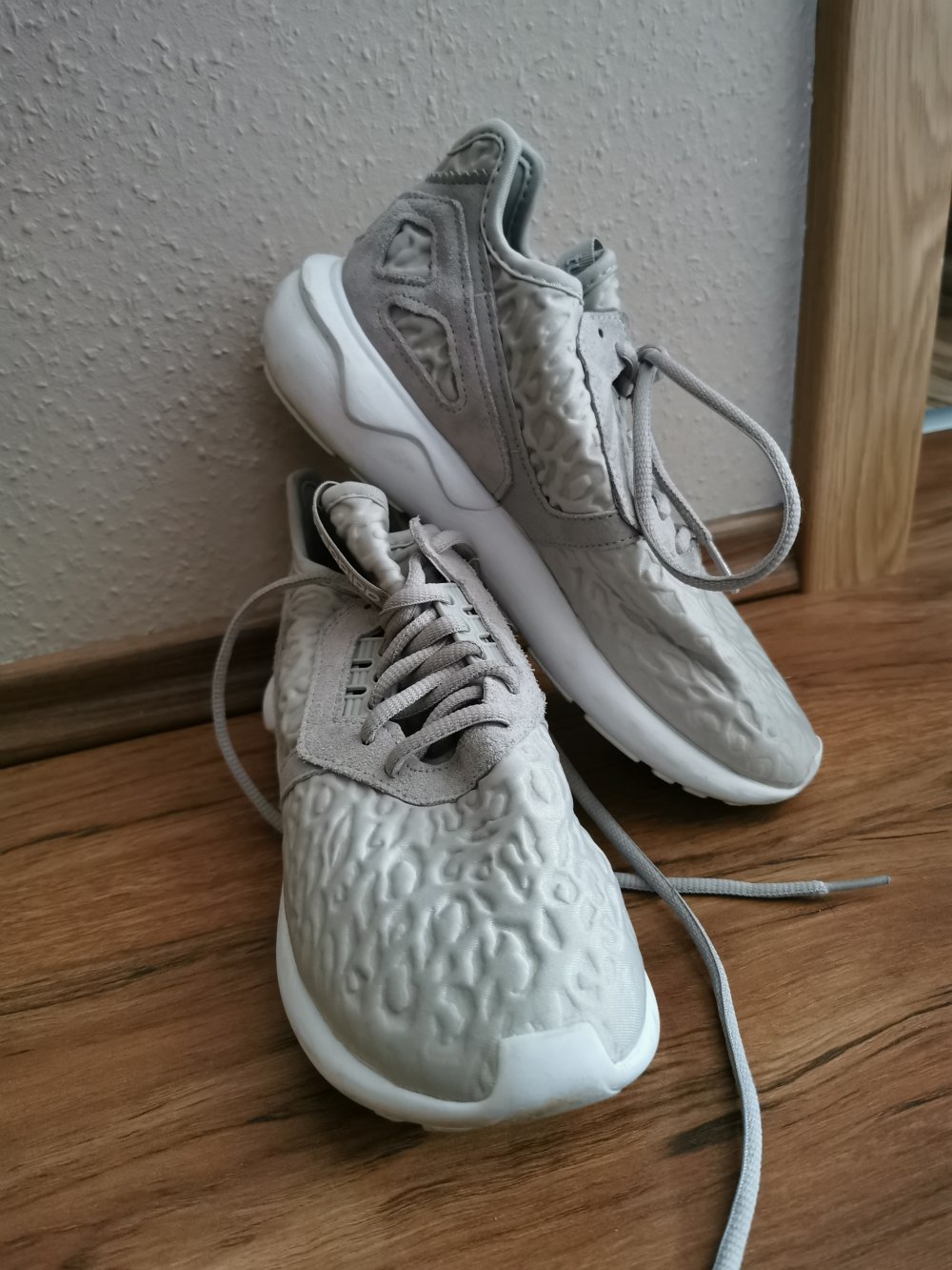 Adidas tubular 