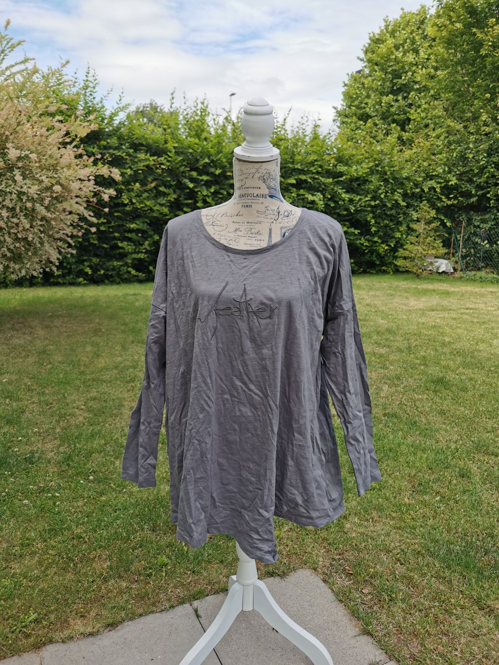 Neues Langarmshirt grau 