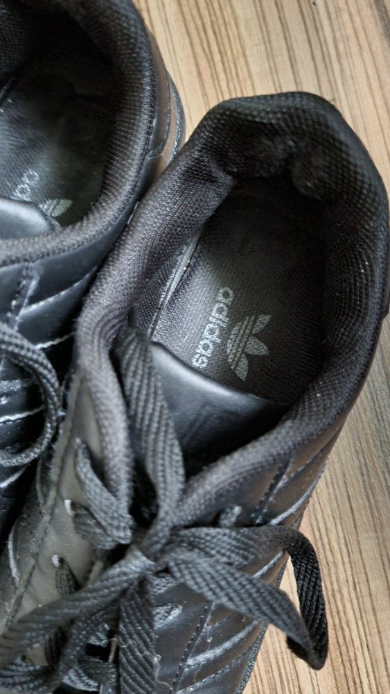 Adidas Superstars schwarz 