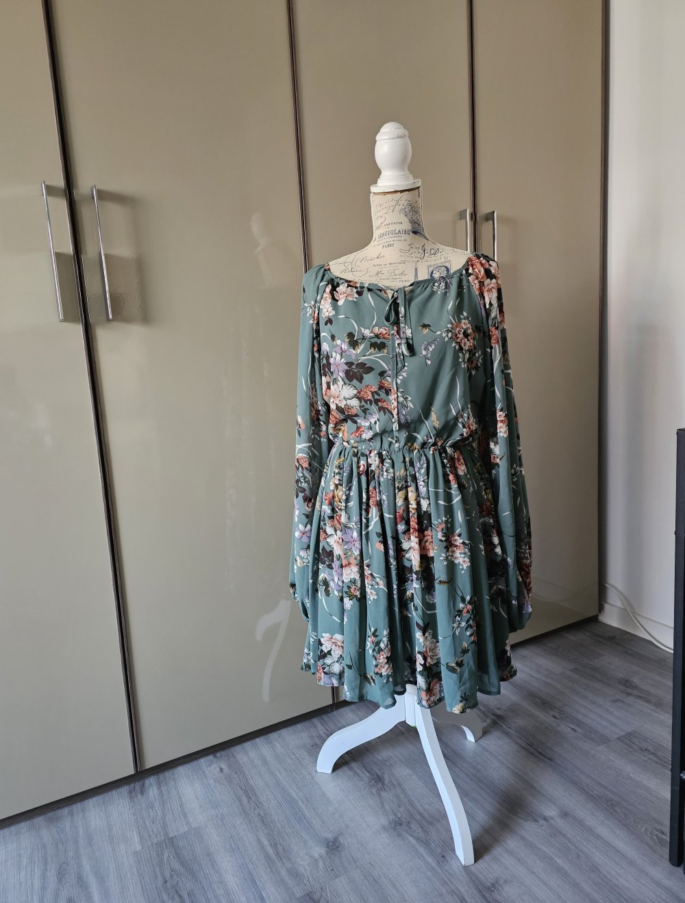 Kleid von Boohoo