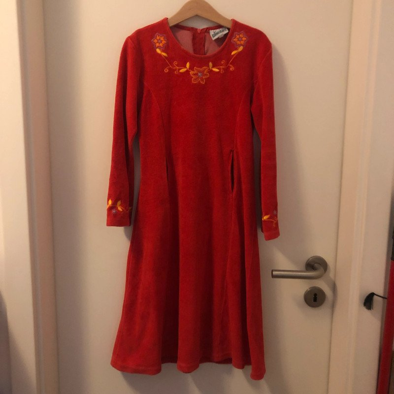 Nicki Kleid rot-orange mit Blumen Stickerei