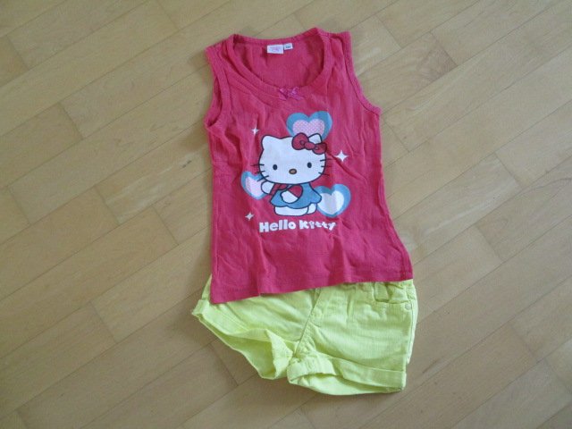 Süßes Sommerset Gr. 104 mit Hello Kitty