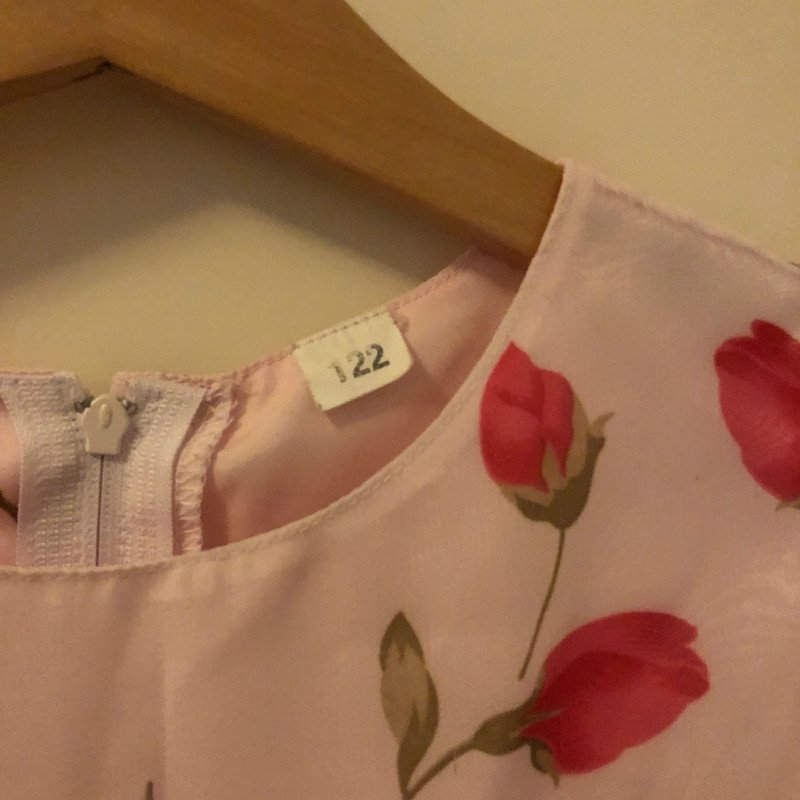 2 lagiges Kleid Gr. 122 Rosen