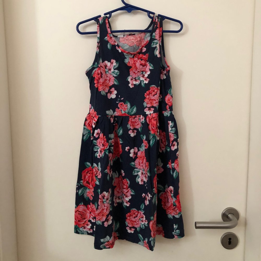 Sommerkleid Gr.122/128 Blumen 100% Baumwolle