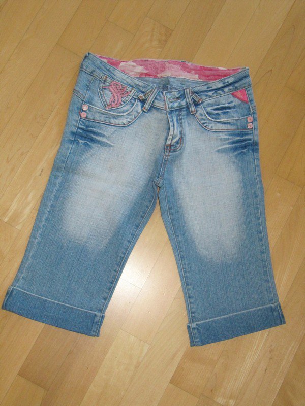 Tolle Capri Jeans mit Stickerei Gr.40