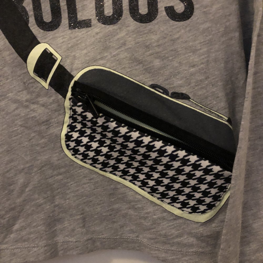 Süßes Oberteil Hoodie Gr.134/140 Glitzer retro