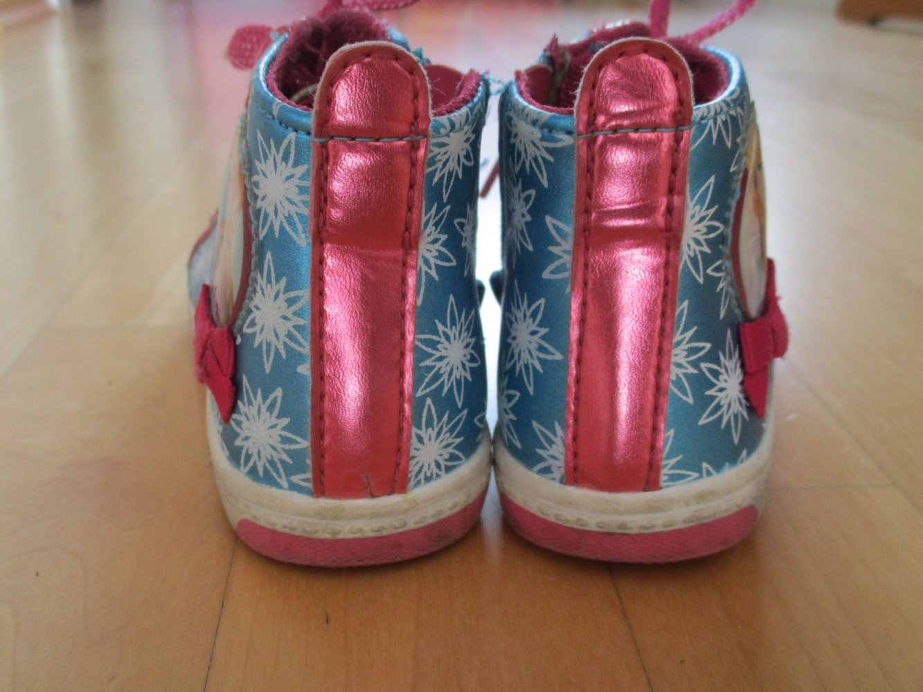 Tolle Sneakers Elsa&Anna frozen glänzend Gr.26