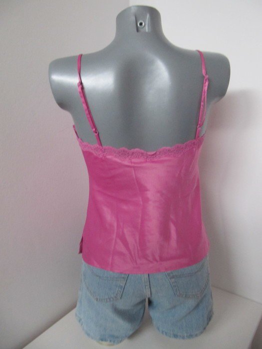 Tolles Satintop mit Spitze lace Top glänzend neu
